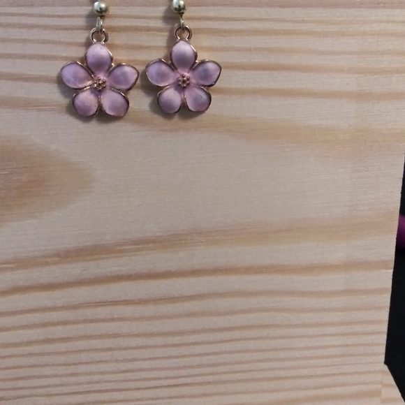 Flower Earring Set - Picture 7 of 7